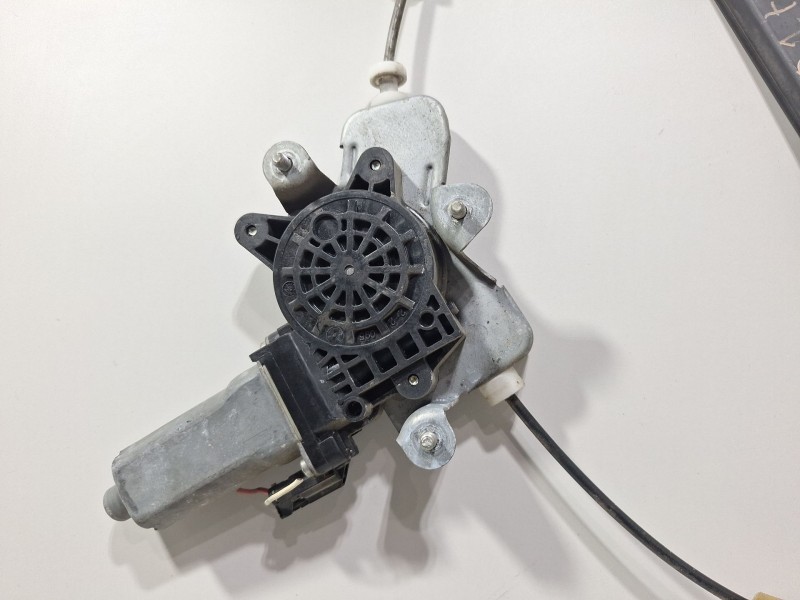 Recambio de elevalunas trasero izquierdo para ssangyong rodius i 2.7 xdi referencia OEM IAM 7333021001  