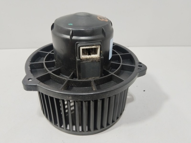 Recambio de motor calefaccion para ssangyong rodius i 2.7 xdi referencia OEM IAM 6813021030  