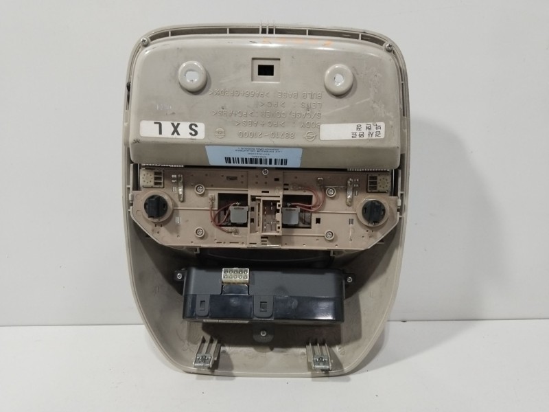 Recambio de luz interior delantera para ssangyong rodius i 2.7 xdi referencia OEM IAM 8371021000  