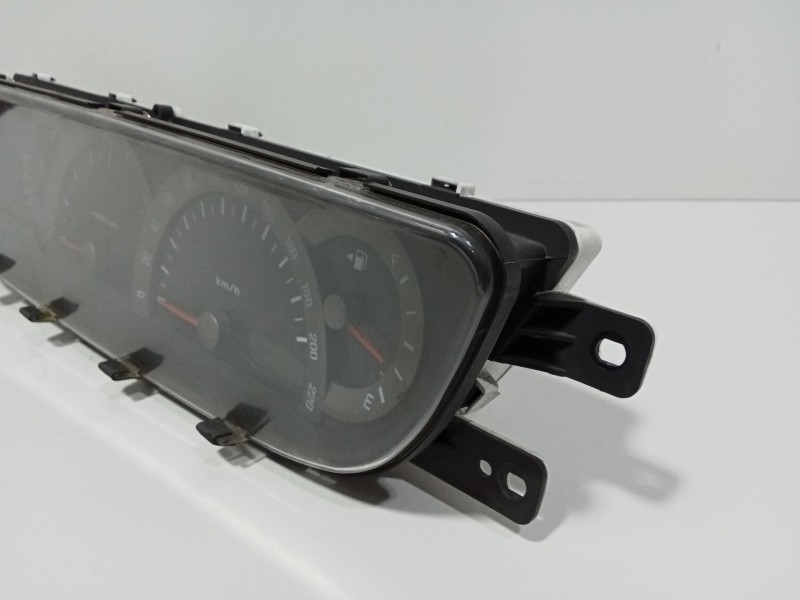 Recambio de cuadro instrumentos para ssangyong rodius i 2.7 xdi referencia OEM IAM 8020021104  