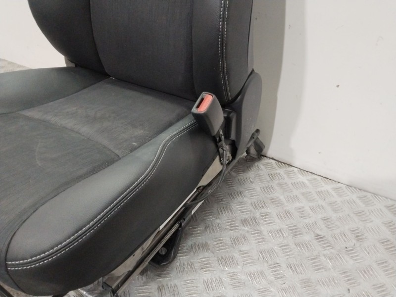 Recambio de asiento delantero derecho para toyota prius (_w3_) 1.8 hybrid (zvw3_) referencia OEM IAM   