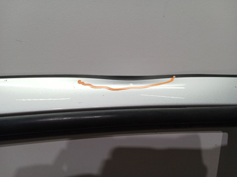 Recambio de puerta trasera derecha para kia sorento 2.5 crdi active referencia OEM IAM 770043E100 PLATA 