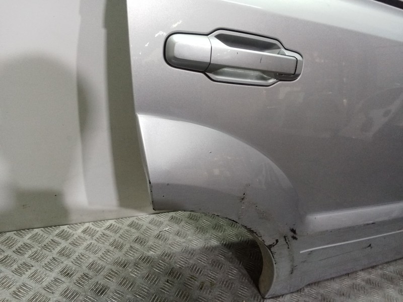 Recambio de puerta trasera derecha para kia sorento 2.5 crdi active referencia OEM IAM 770043E100 PLATA 