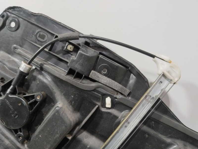 Recambio de elevalunas trasero izquierdo para mazda 6 hatchback (gg) 2.3 (gg3s) referencia OEM IAM GP9A7397XA  