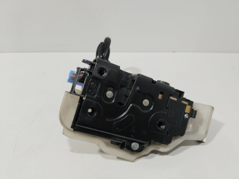 Recambio de cerradura puerta delantera izquierda para volkswagen jetta iii (1k2) 2.0 tdi referencia OEM IAM 7L0839016D  