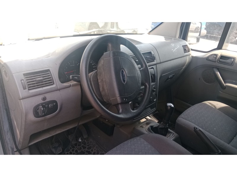 ford tourneo connect del año 2005