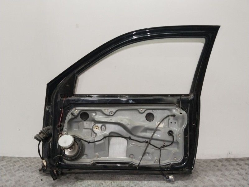 Recambio de puerta delantera derecha para volkswagen golf iv berlina (1j1) básico referencia OEM IAM 1J3831056H NEGRO 