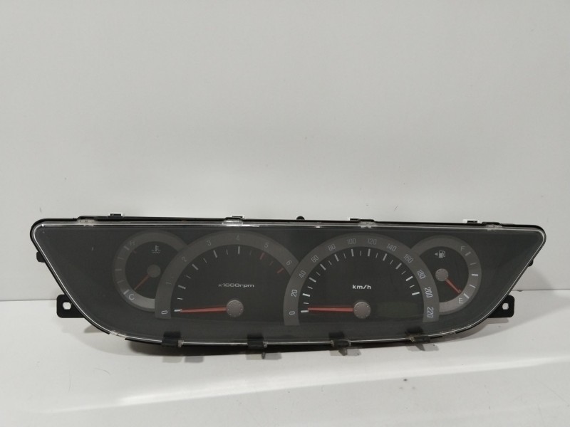 Recambio de cuadro instrumentos para ssangyong rodius i 2.7 xdi referencia OEM IAM 8020021104  