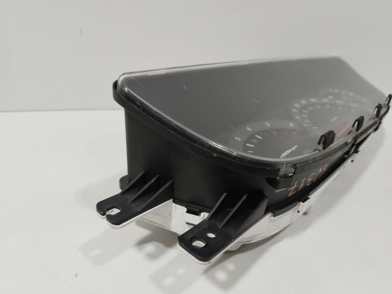 Recambio de cuadro instrumentos para ssangyong rodius i 2.7 xdi referencia OEM IAM 8020021104  