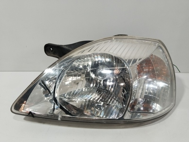 Recambio de faro izquierdo para kia rio i hatchback (dc) 1.3 referencia OEM IAM 92101FD011  