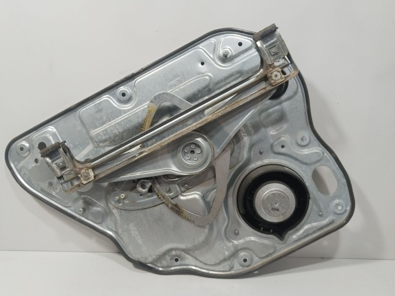Recambio de elevalunas trasero derecho para volvo s40 berlina 2.0 kinetic referencia OEM IAM 8679083  