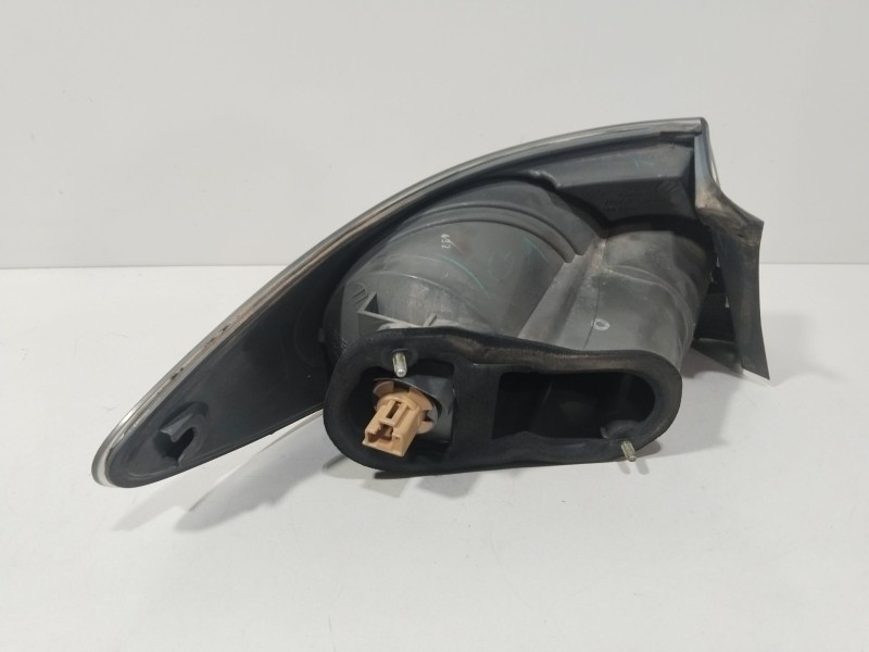 Recambio de piloto trasero derecho para mazda 6 hatchback (gg) 2.0 di (gg14) referencia OEM IAM 22061971  