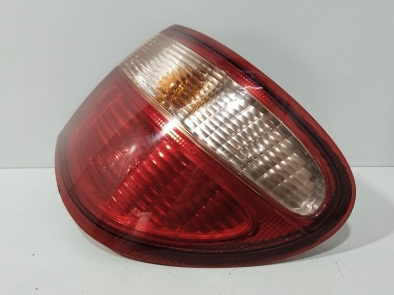 Recambio de piloto trasero derecho para nissan almera ii (n16) 1.8 referencia OEM IAM 265505M528  