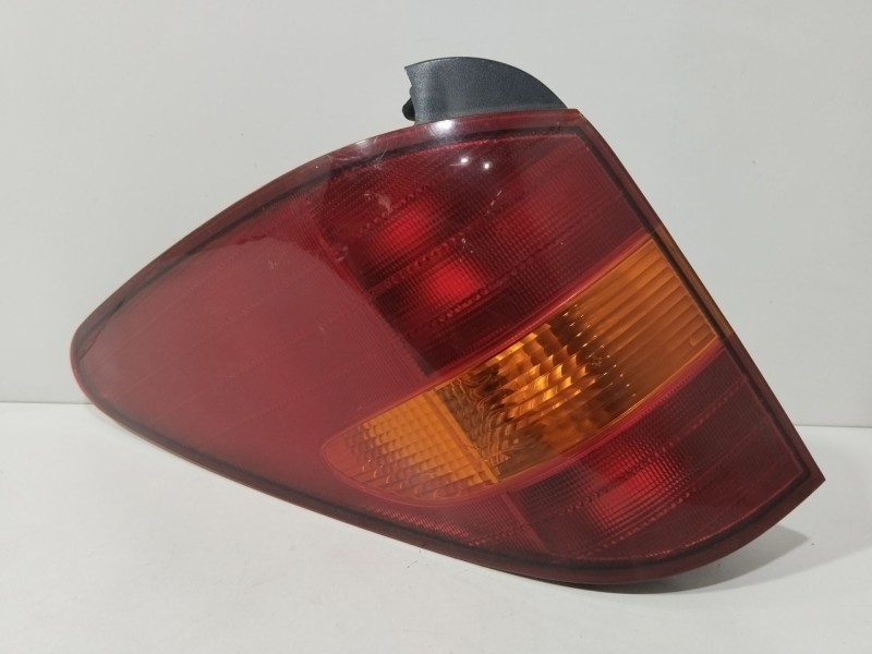 Recambio de piloto trasero izquierdo para ssangyong rodius i 2.7 xdi referencia OEM IAM 8360121304/1  