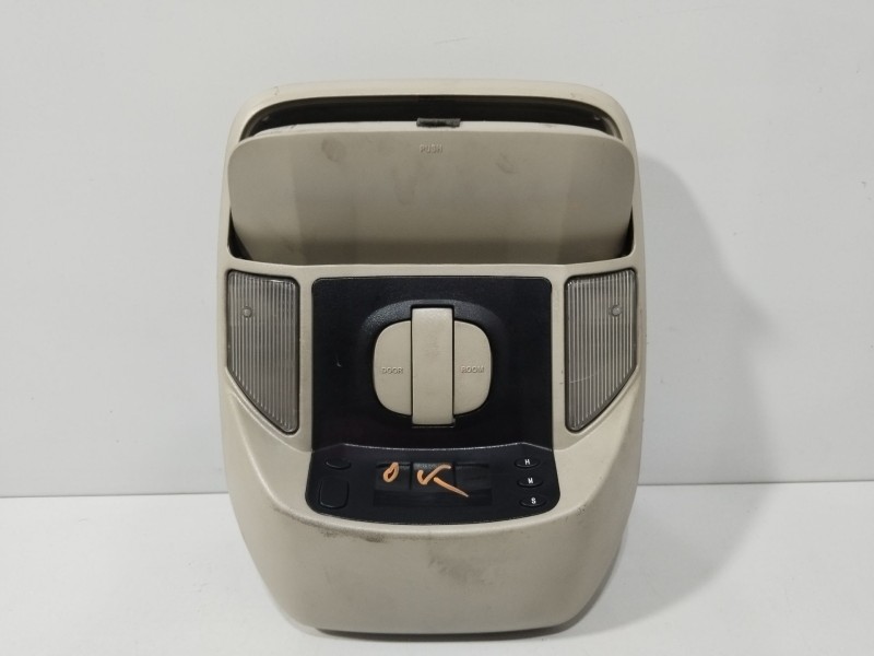 Recambio de luz interior delantera para ssangyong rodius i 2.7 xdi referencia OEM IAM 8371021000  