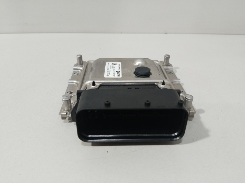 Recambio de modulo electronico para kia ceed tourer (cd) 1.6 crdi 136 referencia OEM IAM 296102U270  0281039278