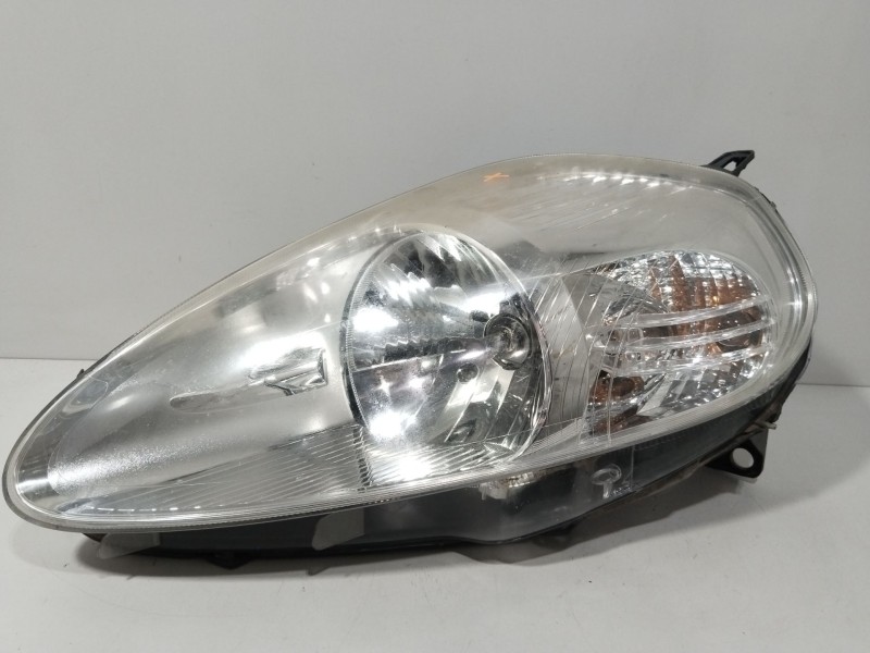 Recambio de faro izquierdo para fiat punto furgoneta/hatchback (199_) 1.3 d multijet referencia OEM IAM 086611147L  