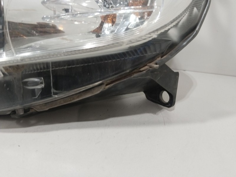 Recambio de faro izquierdo para fiat punto furgoneta/hatchback (199_) 1.3 d multijet referencia OEM IAM 086611147L  