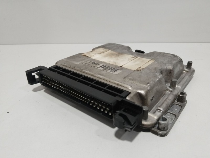 Recambio de centralita motor uce para peugeot 406 (8b) 2.2 hdi referencia OEM IAM 0281010370  