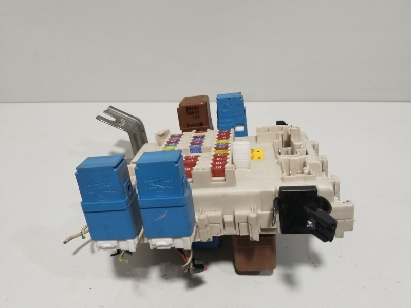 Recambio de caja reles / fusibles para nissan primera (p12) 1.8 referencia OEM IAM 24350AV700  