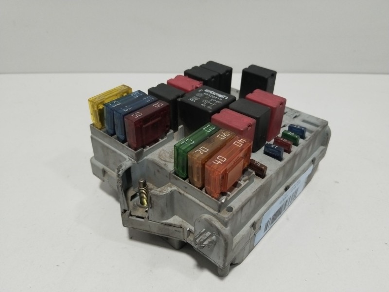 Recambio de caja reles / fusibles para fiat punto (188_) 1.4 referencia OEM IAM 46835597  