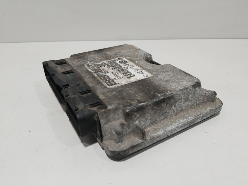 Recambio de centralita motor uce para seat toledo ii (1m2) 1.6 16v referencia OEM IAM 036906034CP  