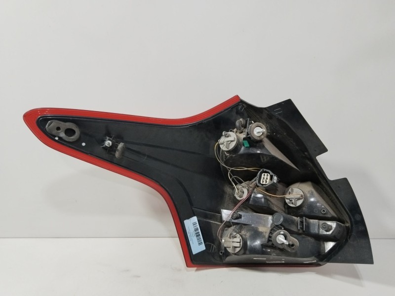 Recambio de piloto trasero derecho para ford focus iii 1.6 tdci referencia OEM IAM 1825318  