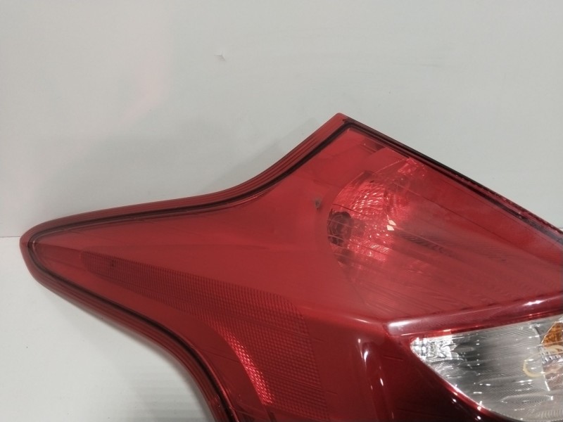 Recambio de piloto trasero izquierdo para ford focus iii 1.6 tdci referencia OEM IAM 1825321  