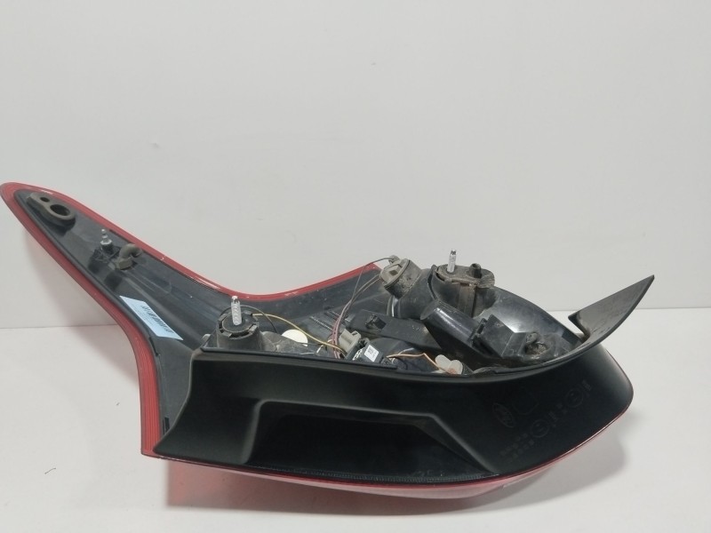 Recambio de piloto trasero izquierdo para ford focus iii 1.6 tdci referencia OEM IAM 1825321  