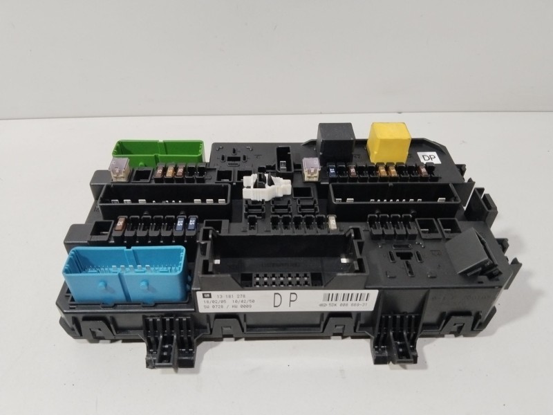 Recambio de caja reles / fusibles para opel astra h (a04) 1.7 cdti (l48) referencia OEM IAM 13181278  