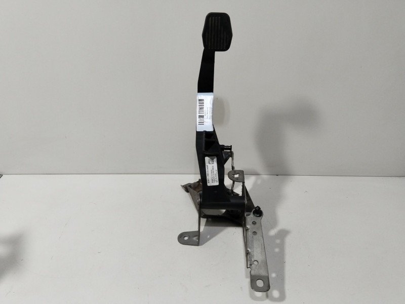 Recambio de pedal embrague para ford focus iii 1.6 tdci referencia OEM IAM BV617B633AAB  