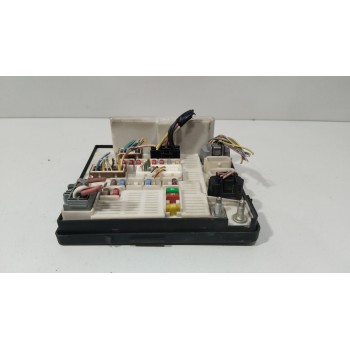 CAJA RELES / FUSIBLES 8200481866 