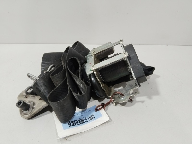 Recambio de cinturon seguridad delantero izquierdo para peugeot 207 xt referencia OEM IAM 8975AY  