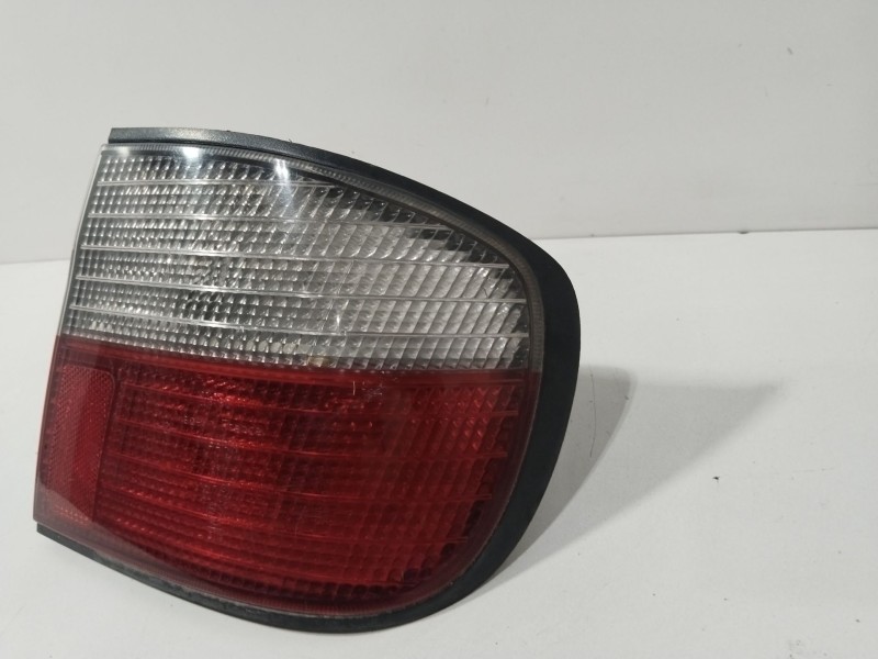 Recambio de piloto trasero derecho para nissan primera (p11) 2.0 td referencia OEM IAM 23190202  