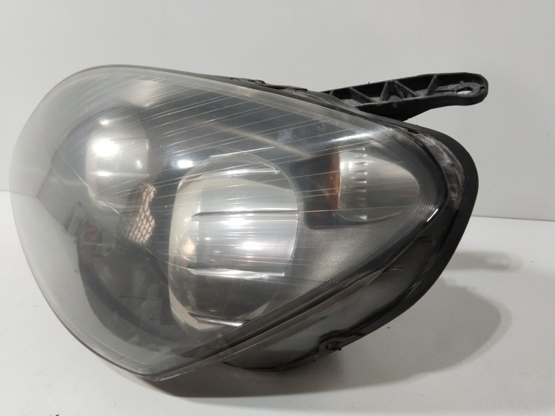 Recambio de faro izquierdo para opel zafira b cosmo referencia OEM IAM 93192443  