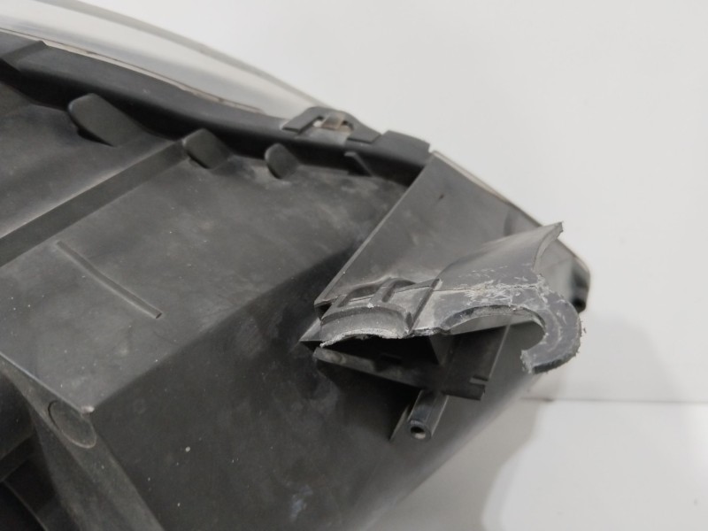 Recambio de faro izquierdo para opel zafira b cosmo referencia OEM IAM 93192443  