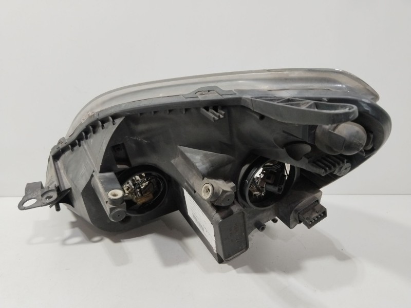 Recambio de faro derecho para opel zafira b cosmo referencia OEM IAM 93192444  