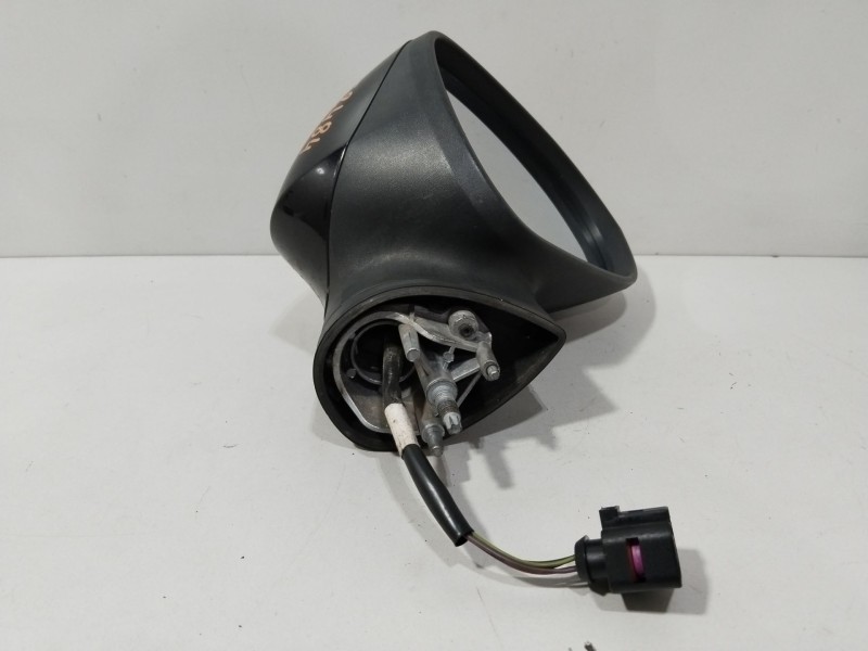 Recambio de retrovisor derecho para seat leon (1p1) 1.9 tdi referencia OEM IAM 21986799  ELÉCTRICO