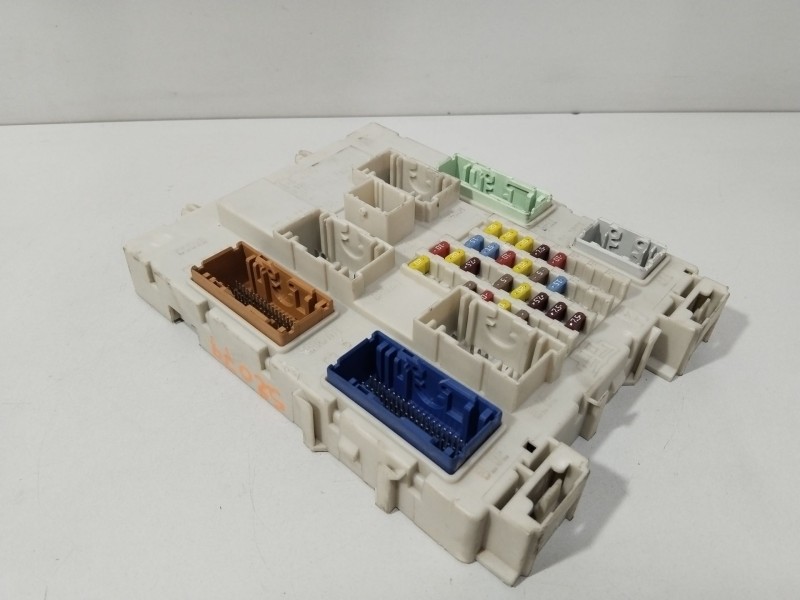 Recambio de caja reles / fusibles para ford transit connect monospace 1.5 tdci referencia OEM IAM 2443670  