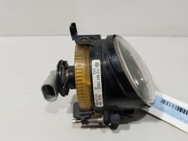 Recambio de faro antiniebla derecho para volkswagen scirocco iii (137, 138) 1.4 tsi referencia OEM IAM 1T0941700D  
