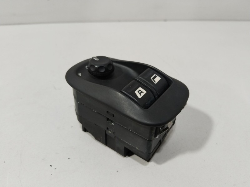 Recambio de mando elevalunas delantero izquierdo para peugeot 206 berlina xs referencia OEM IAM   
