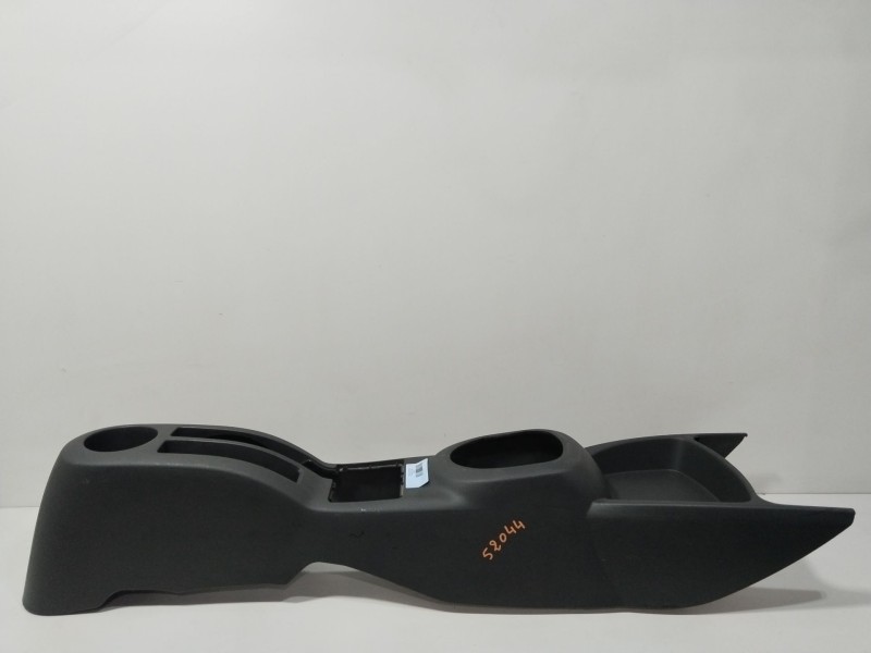 Recambio de consola central para toyota yaris (_p9_) 1.0 vvt-i (ksp90_) referencia OEM IAM 5891052020B0  