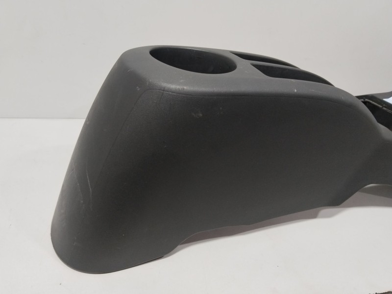 Recambio de consola central para toyota yaris (_p9_) 1.0 vvt-i (ksp90_) referencia OEM IAM 5891052020B0  