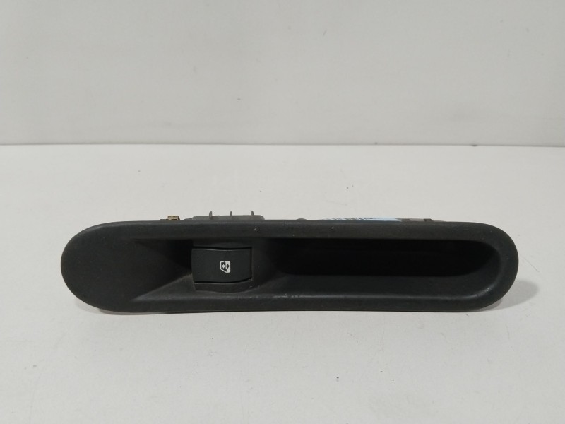 Recambio de mando elevalunas trasero derecho para renault espace iv (jk0) expression referencia OEM IAM 8200220507  