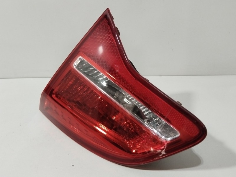 Recambio de piloto trasero derecho interior para opel meriva b cosmo referencia OEM IAM 21620201  