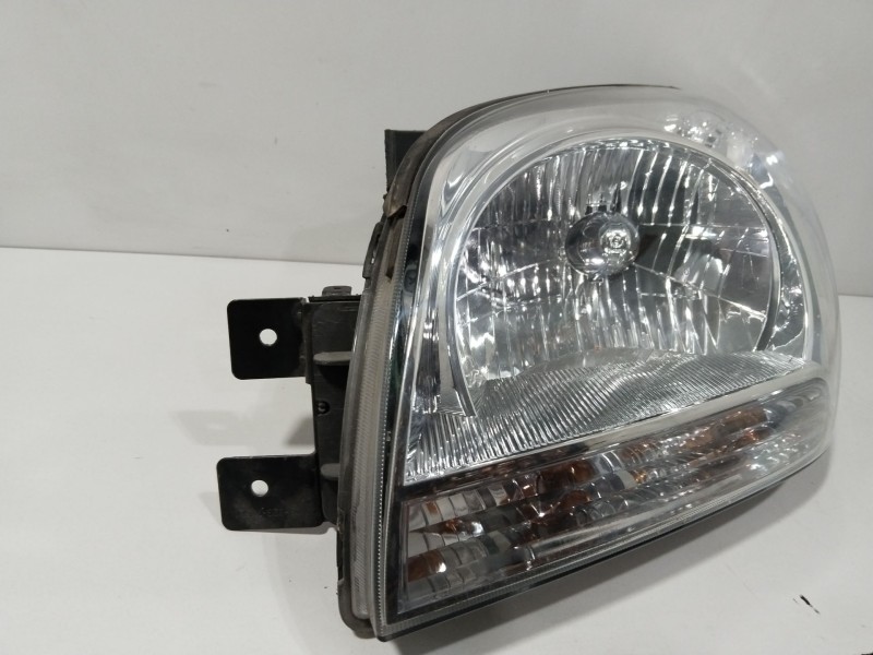 Recambio de faro izquierdo para kia sportage concept referencia OEM IAM 921011F021  