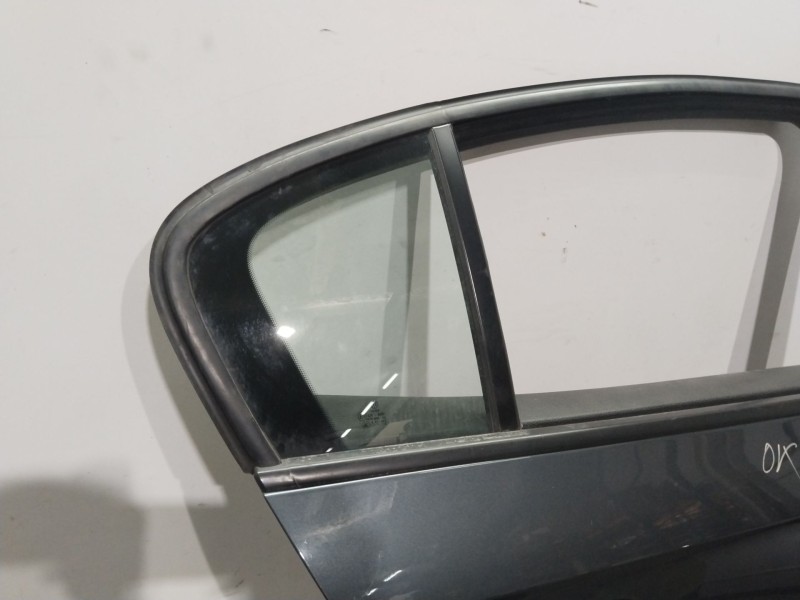 Recambio de puerta trasera derecha para volkswagen passat b6 (3c2) 2.0 tdi referencia OEM IAM 3C5833056H  