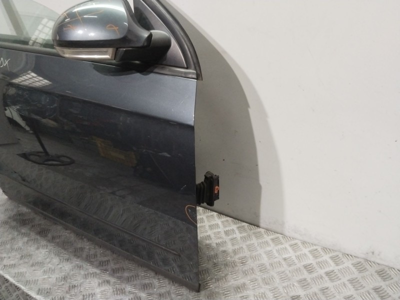 Recambio de puerta delantera derecha para volkswagen passat b6 (3c2) 2.0 tdi referencia OEM IAM 3C4831056J  