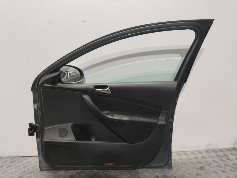 Recambio de puerta delantera derecha para volkswagen passat b6 (3c2) 2.0 tdi referencia OEM IAM 3C4831056J  