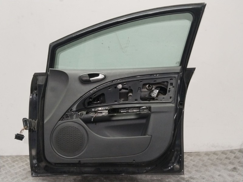 Recambio de puerta delantera derecha para seat leon (1p1) 1.9 tdi referencia OEM IAM 1P0831056A  